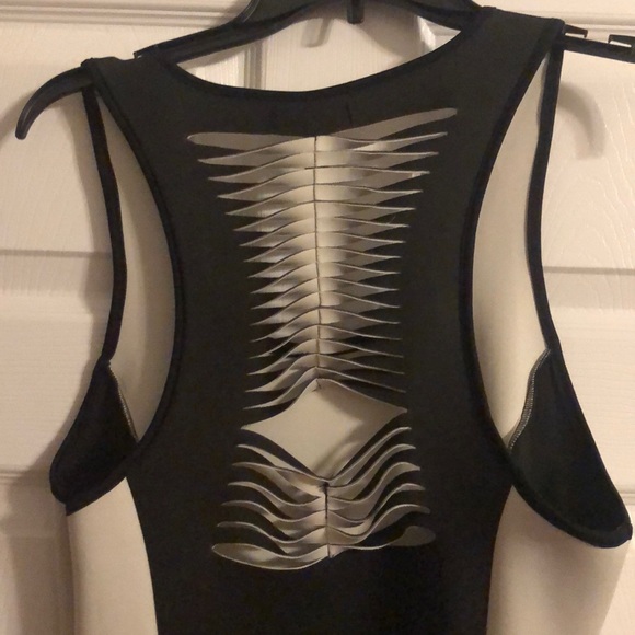 Awesome black and white dress! - Picture 3 of 3